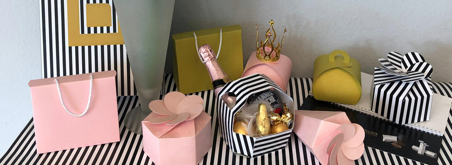 Individuelle Pr&auml;sentverpackungen und Geschenkverpackungen in verschiedenen Formen, Farben und Designs