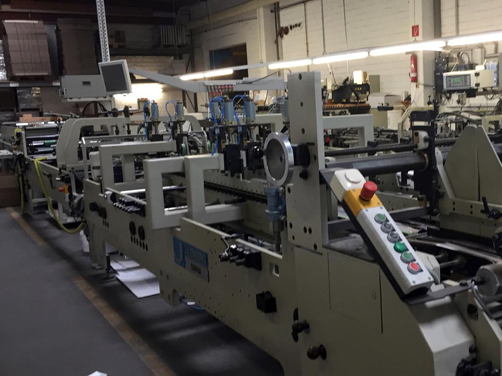 Produktionsmaschine für Verpackungen bei Tillack Maschine zur Herstellung von Faltschachteln und Verpackungen in der Produktion